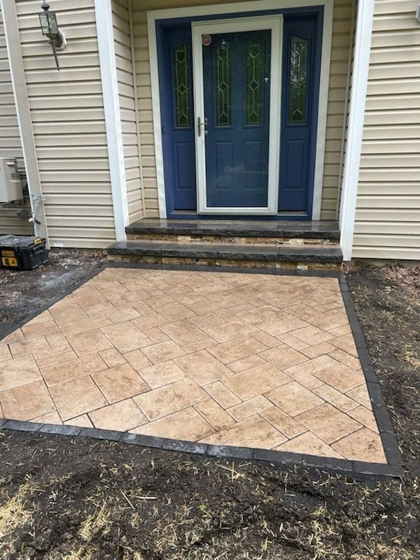 Gallery photos for Elegant Walkway and Steps Installation in Gardiner NY: Image #1