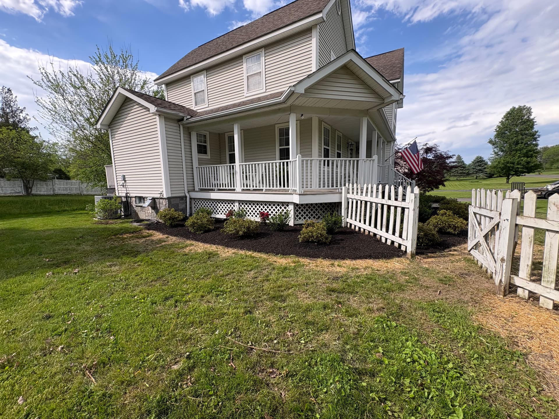 Gallery photos for Fresh Plantings and Mulch That Make a Property Feel Complete: Image #3