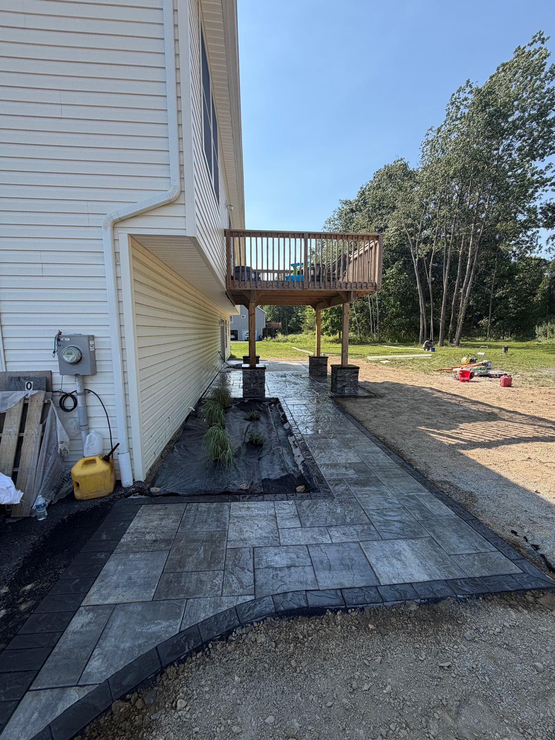 Gallery photos for Fresh Mulch Beds, Stone Stoops, and Paver Patios Done Right: Image #2